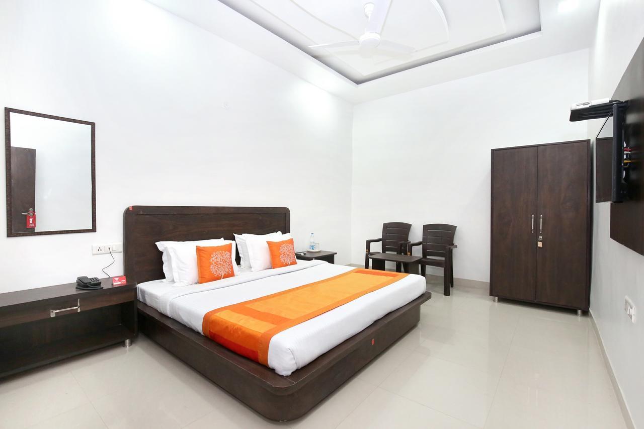 Oyo 11421 Regal Residency Hotel Amritsar Exterior photo
