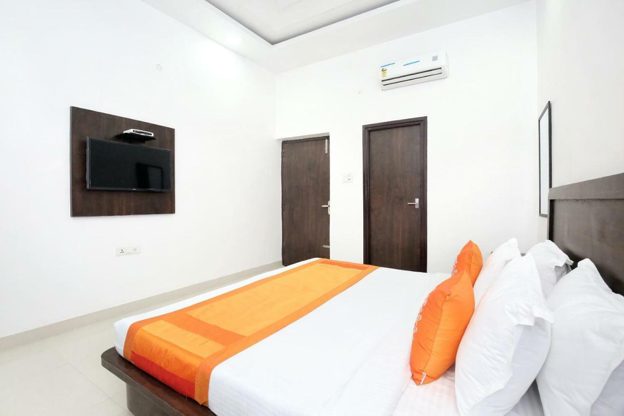 Oyo 11421 Regal Residency Hotel Amritsar Exterior photo