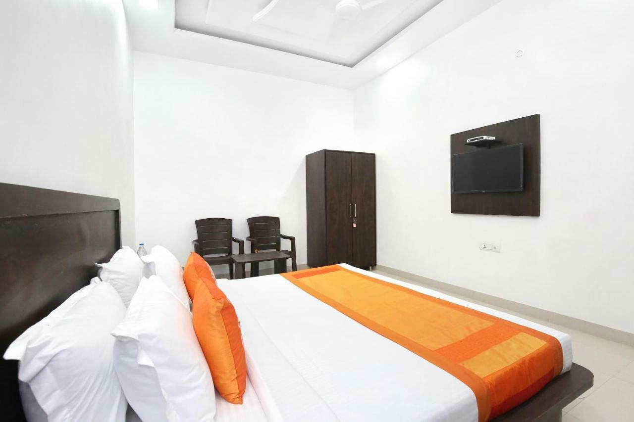 Oyo 11421 Regal Residency Hotel Amritsar Exterior photo
