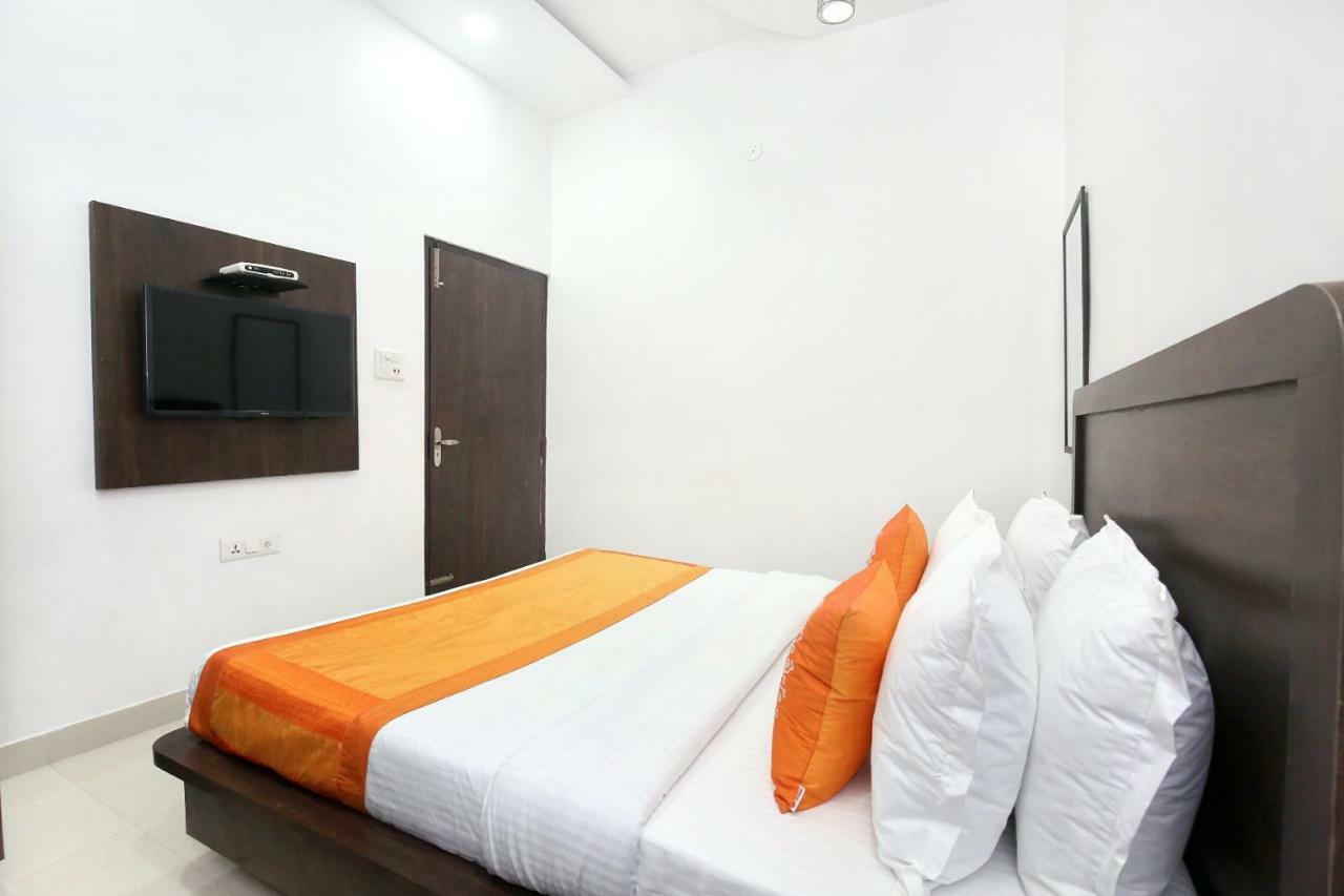 Oyo 11421 Regal Residency Hotel Amritsar Exterior photo